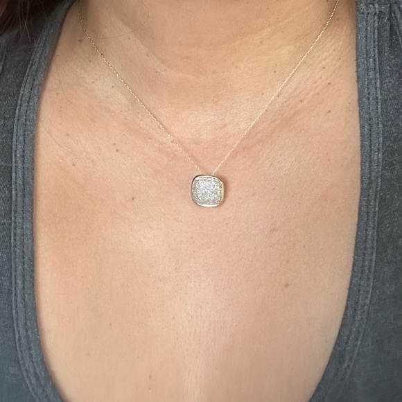 New 18k & Silver Diamond Cluster Pendant - Picture 12 of 12